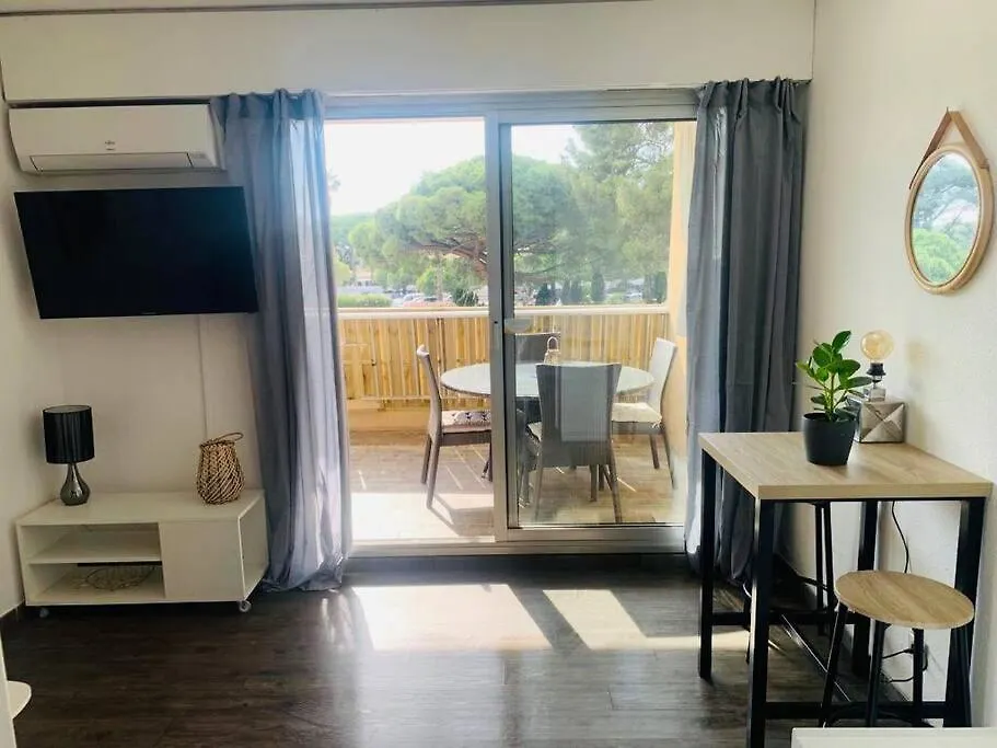 Studio Port Hyeres Confort Terrasse/Parking Prive location