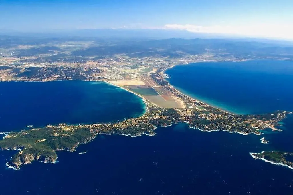 Apartment Studio Port Hyeres Confort Terrasse/Parking Prive