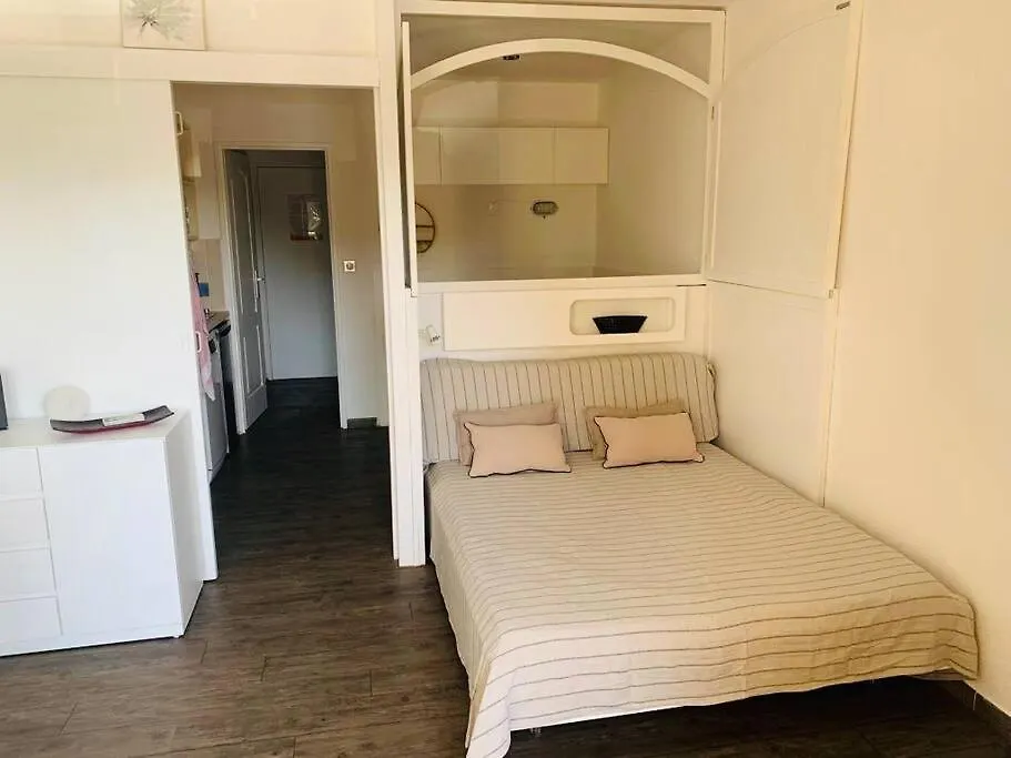 Studio Port Hyeres Confort Terrasse/Parking Prive