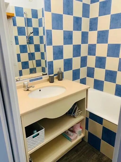 Apartment Studio Port Hyeres Confort Terrasse/Parking Prive