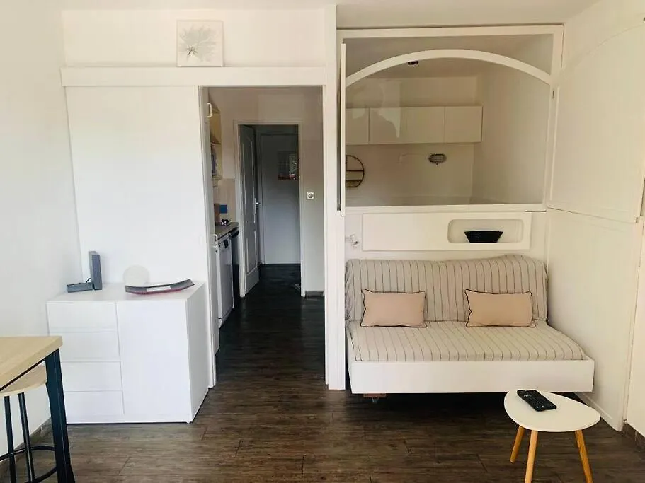 Apartment Studio Port Hyeres Confort Terrasse/Parking Prive