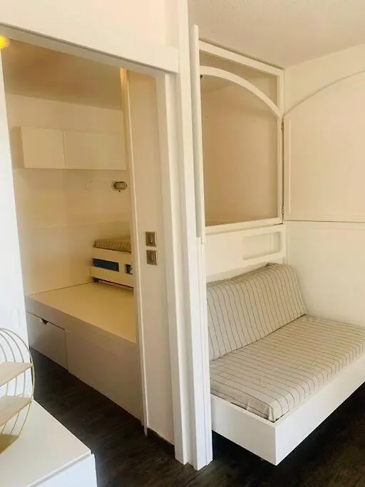 Apartment Studio Port Hyeres Confort Terrasse/Parking Prive France