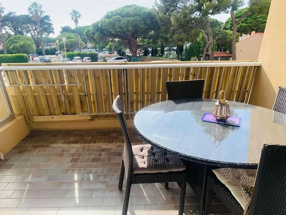 Studio Port Hyeres Confort Terrasse/Parking Prive Apartment